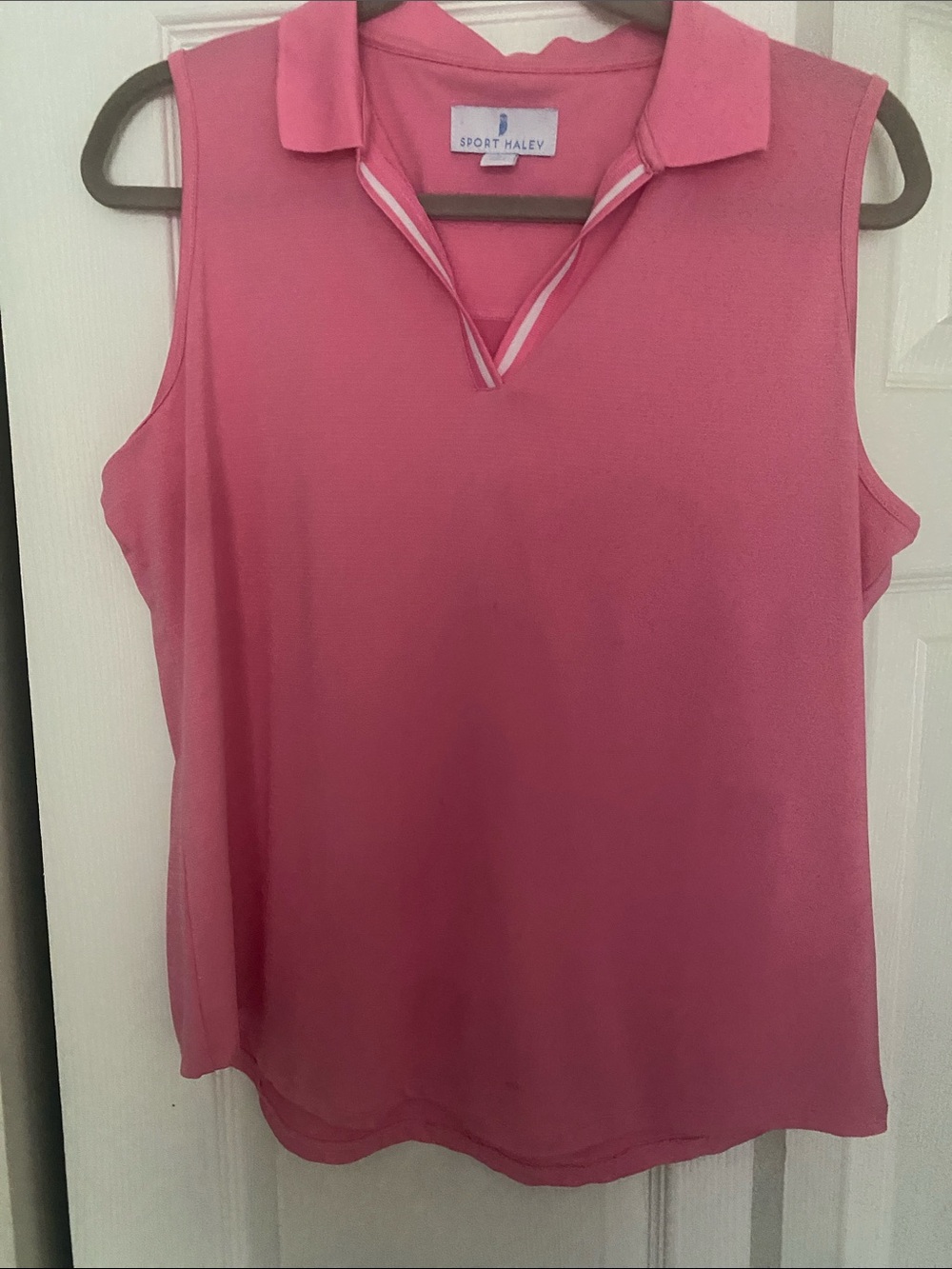 Sport Haley Sleeveless Collared Camisole in Pink